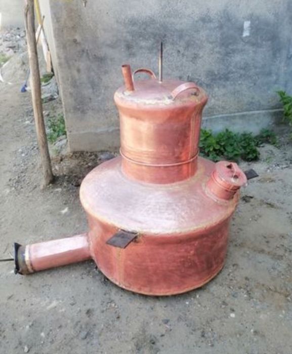 Un cazan de țuică urgent