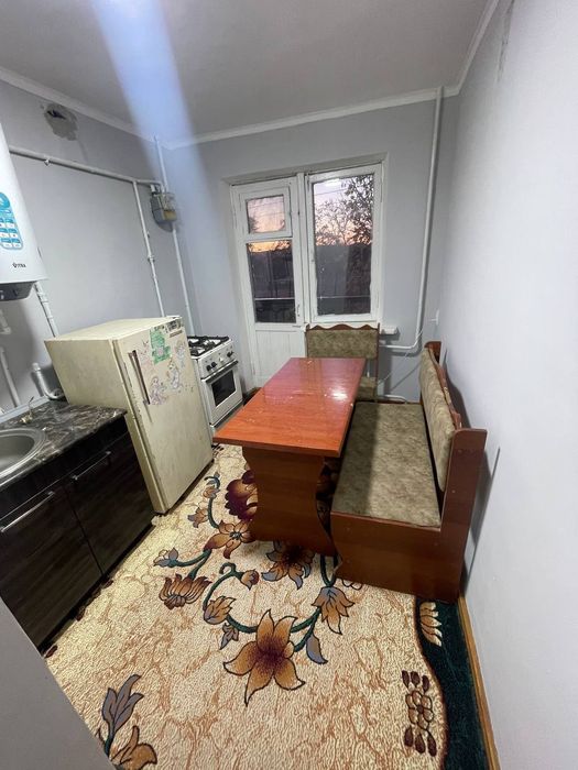 Чирчик шахар педагогика университет олдида