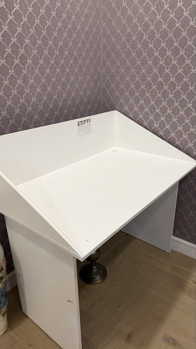 Продаю стол в хорошем состоянии