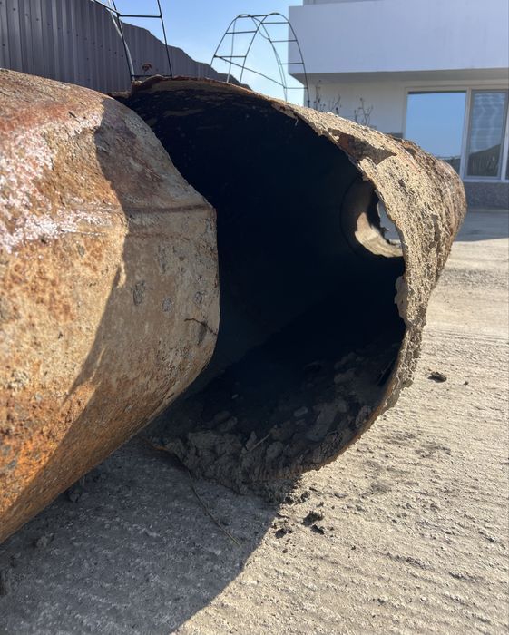 Țevi metalice gigant