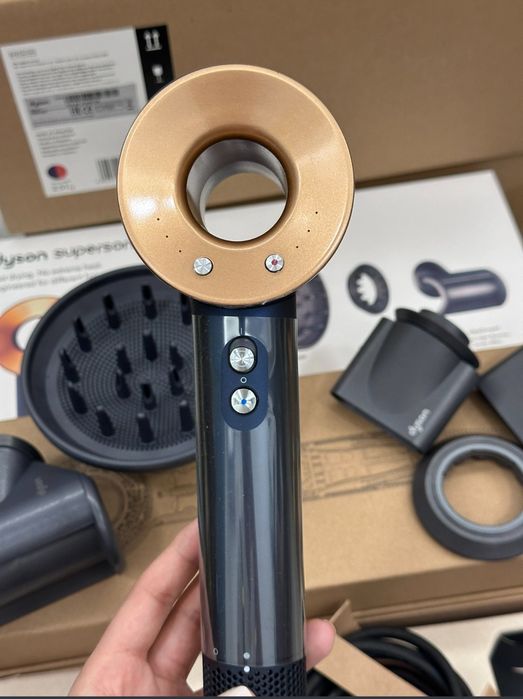 Сешоар Dyson Supersonic с приставки