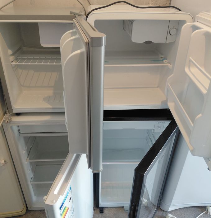 Продам холодильники офисны