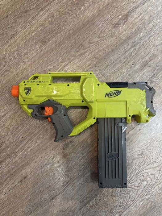 NERF Rayven (оригинал Hasbro) — бластер с электроприводом (б/у)