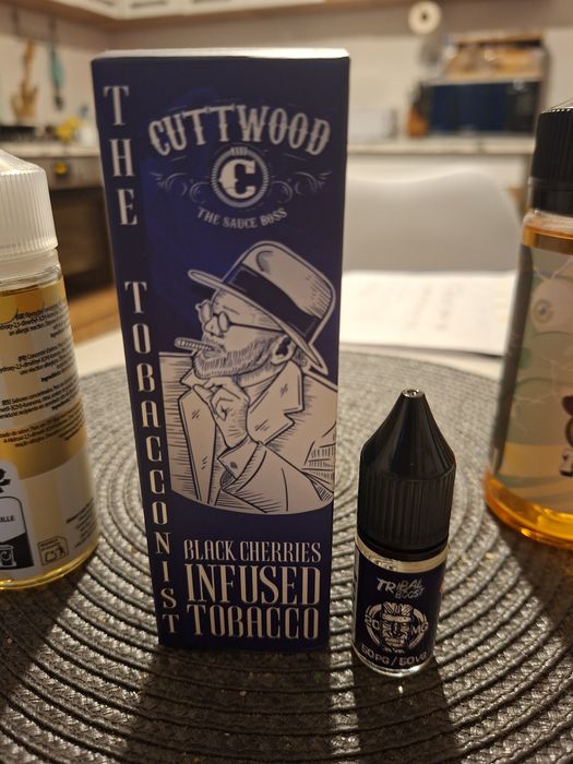 Dinner Lady Lemon Sherbets, Cuttwood Black Cherry, Troll Multifruits FR