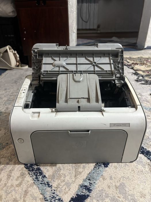 HP LaserJet P1102 — лазерный принтер, рабочий