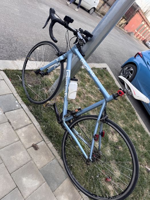 Bicicletă Cursieră