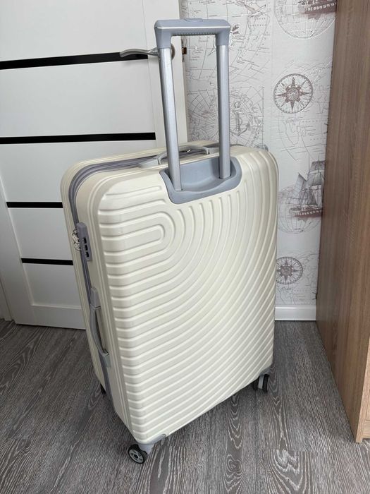 Продаем чемодан на колесах