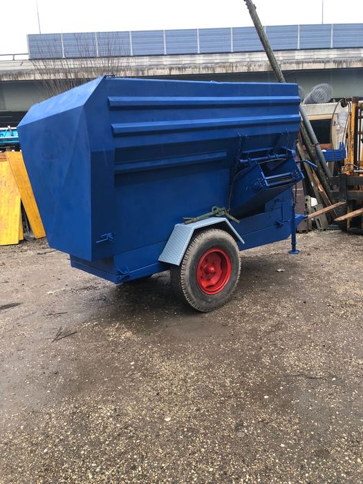 Remorcă amestecător de furaje