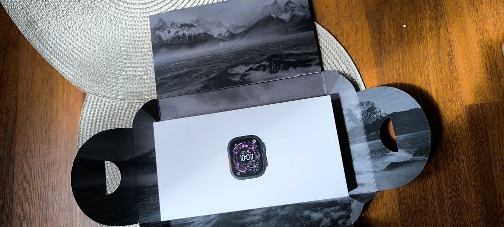 Продавам ЧИСТО НОВ, НЕОТВАРЯН смарт часовник Apple Watch 3 (Black Titanium) 49mm Black Ti Black Ocean Band – ИДЕАЛЕН ПОДАРЪК!