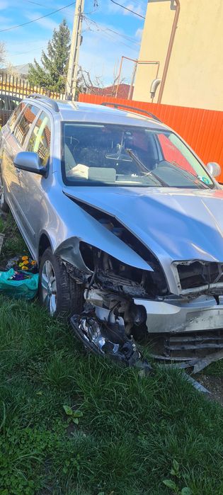 Vand skoda octavia 2012 lovita in fata