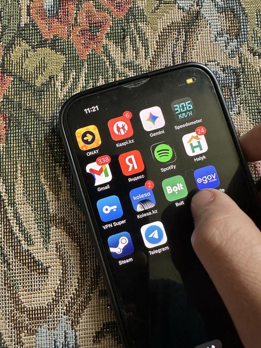 продам  iphone13