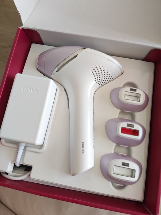 Фотоепилатор  Philips Lumea BRI947/00