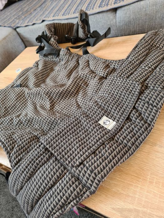 Продавам ергономична бебешка раница LennyUp – като нова!