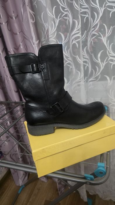 Продам кожаные ботинки