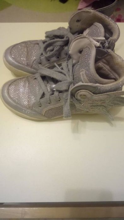 ДЕТСКИ маратонки бродирани ест. кожа и GEOX-невероятни