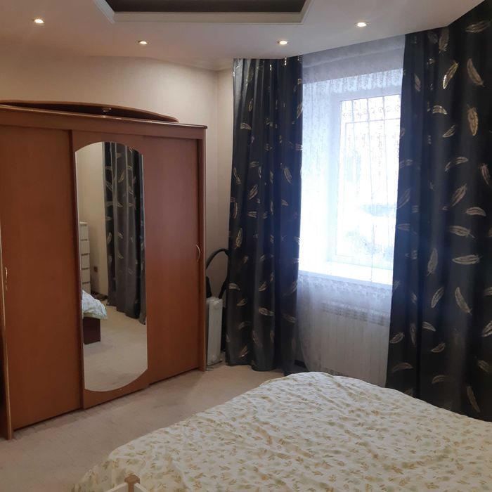 Продам 2 комн. квартиру в самом центре Караганды