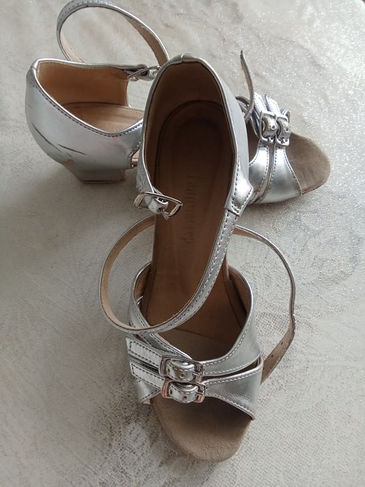 Танцевальные туфли