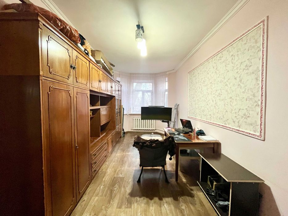 3-комнатная на востоке за гостиницей ][