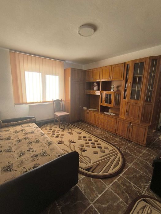 Apartament Micro 6 Targoviste, etaj 1/4, 2 camere, 37mp