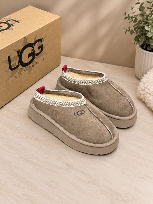 UGG , Tazz чехли