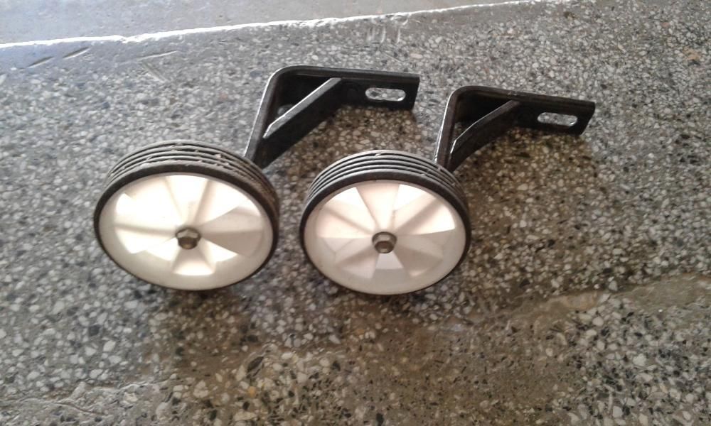 Триколка, колеленца и помощни колелца.