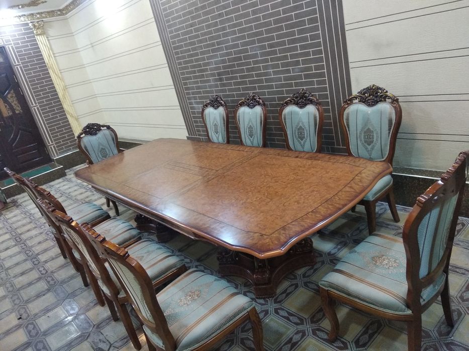 Dubayiskiy stol stul