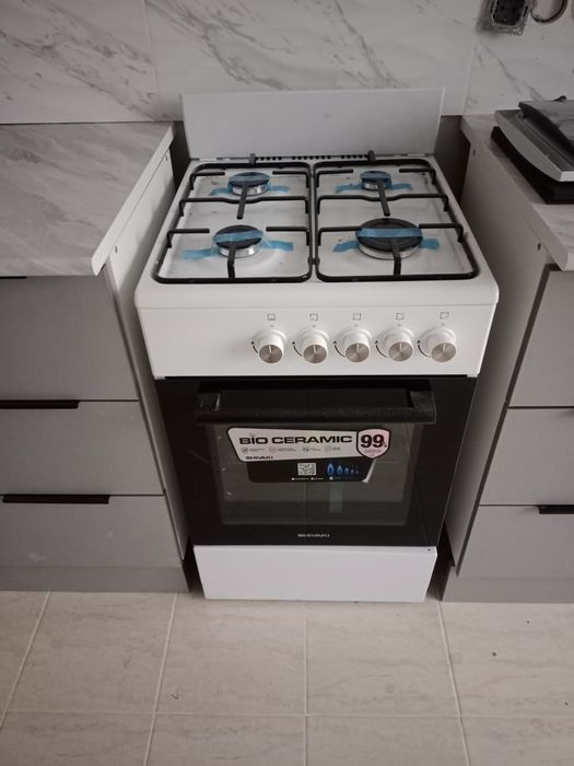 Срочно продам газовую плиту.