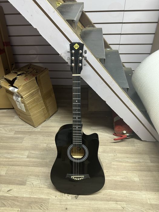 Акустическая гитара 38 размера