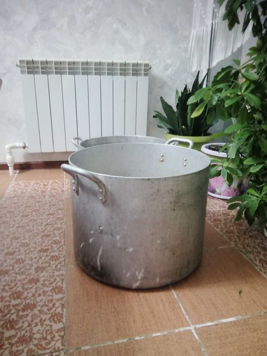 Кастрюля большая