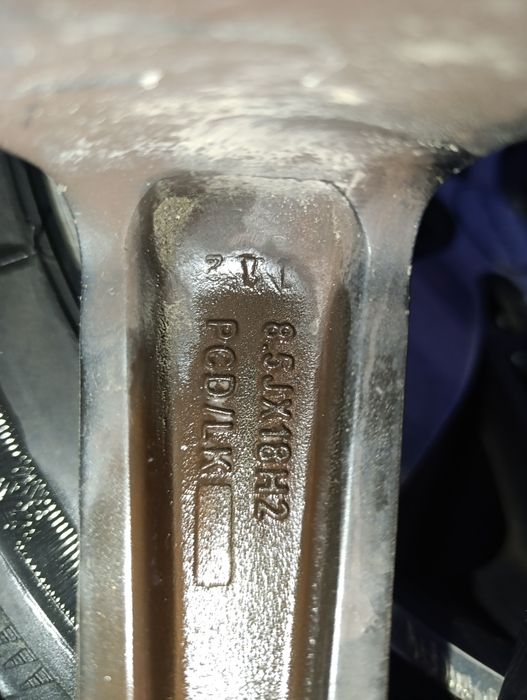 Vând jante R18 + anvelope