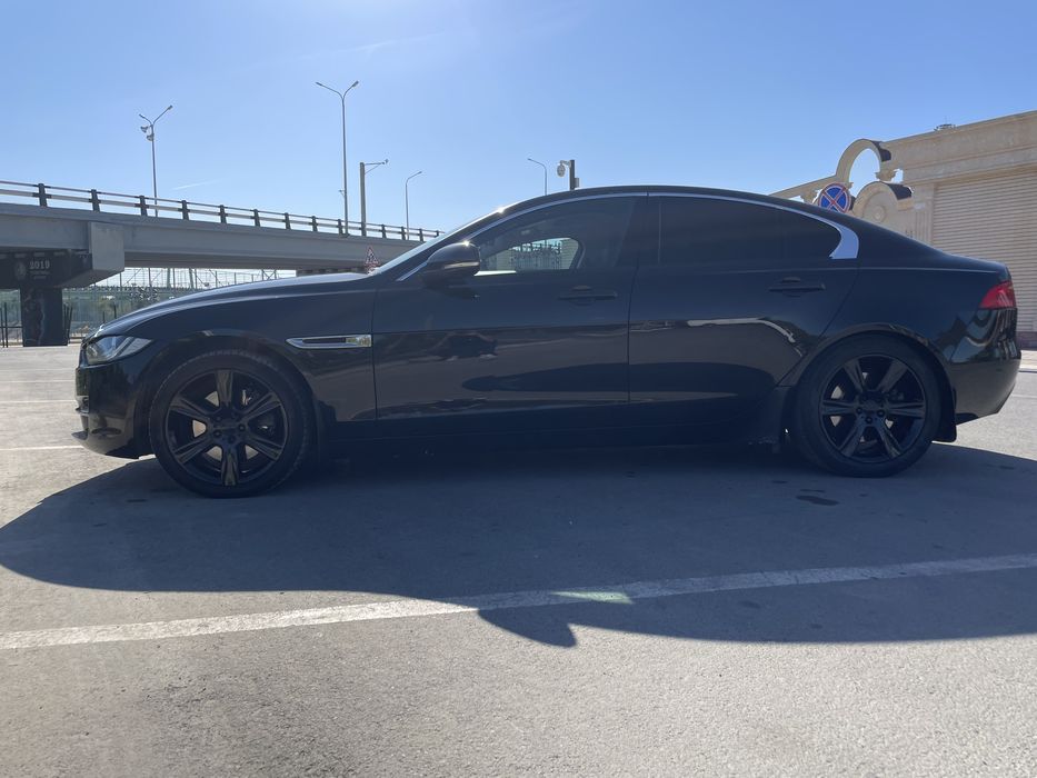 Продам срочно Jaguar XE