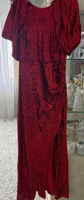 Вечернее платье красное