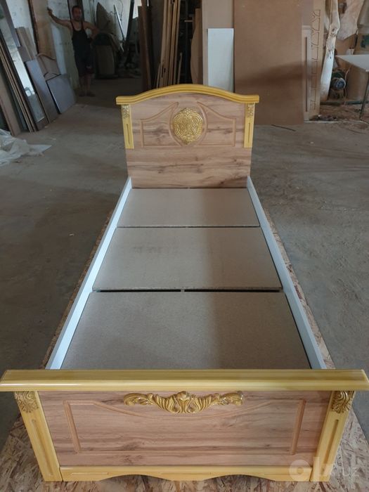 Krovat 90x200 matrasli