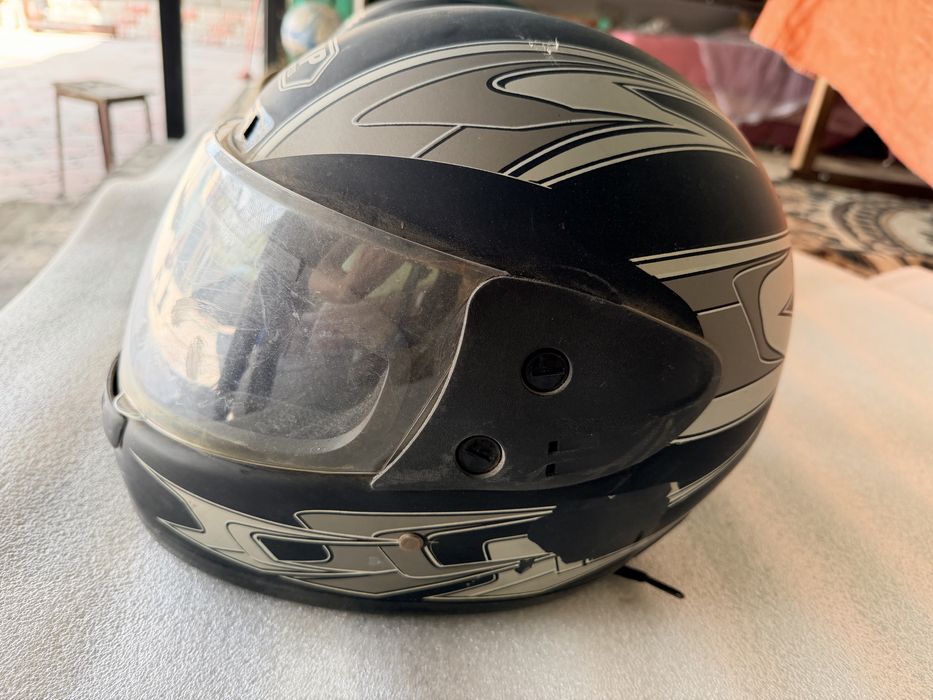 Мотошлем в отличном состоянии.