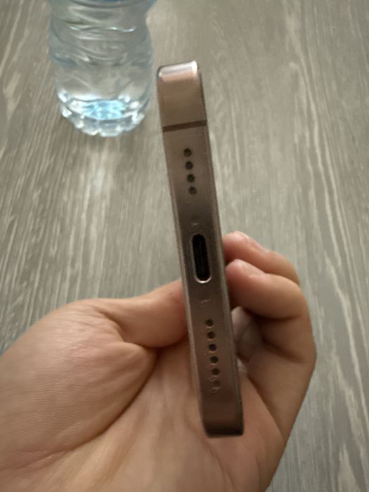Iphone 16 pro max b/u ozimniki