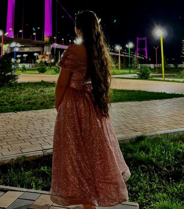 Платье в цвете пудра на ваш выпускной/мероприятие