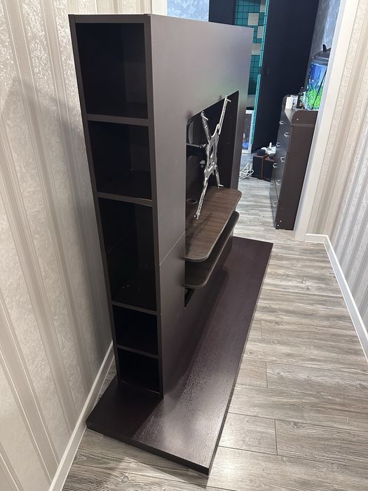 Стенка для ТВ (с кронштейном)