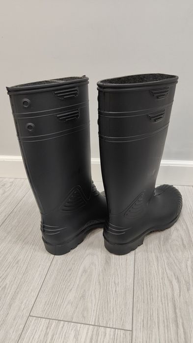 Резиновые сапоги