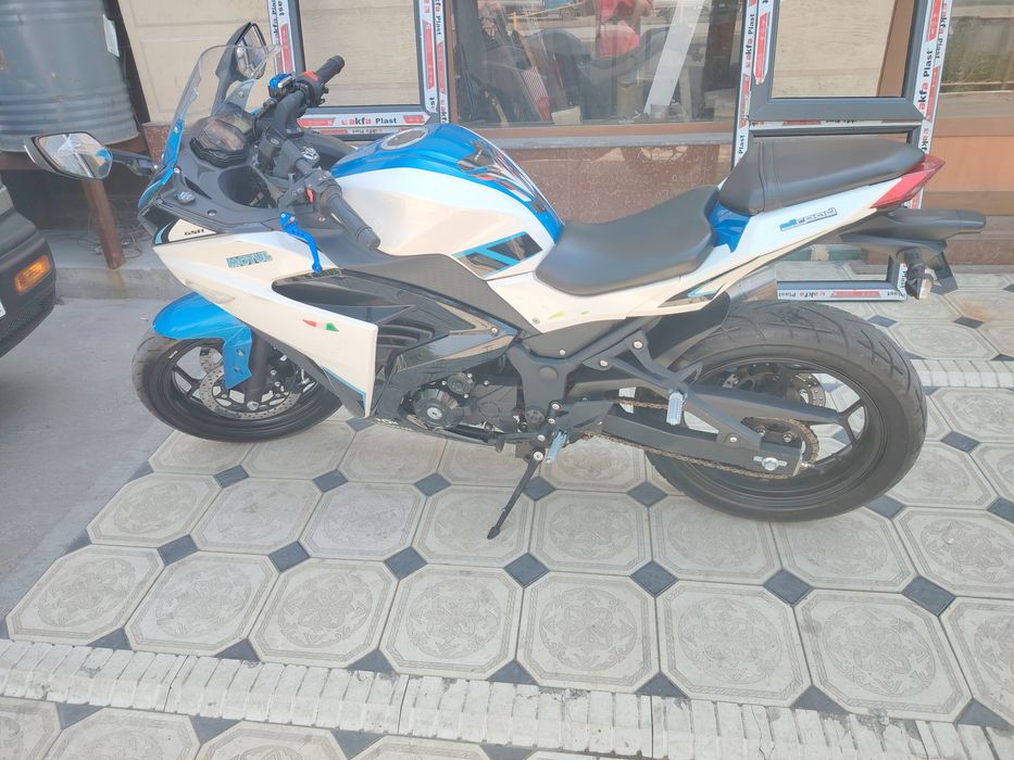 Moto yamaha R3 replik yurishi zur hamma joyi joyida