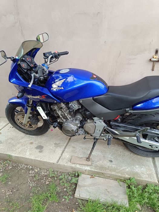 Vând Honda Hornet S