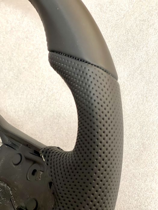 Volan passat golf tesit cu piele perforata