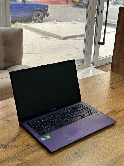 Продам ноутбук core i3 7