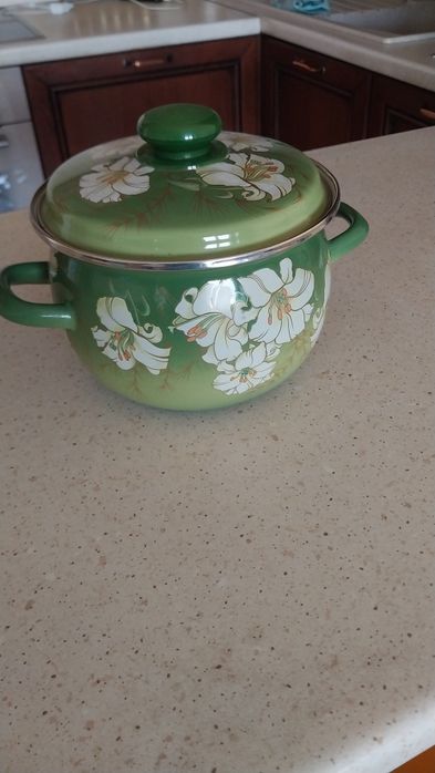 Кастрюля эмалированная