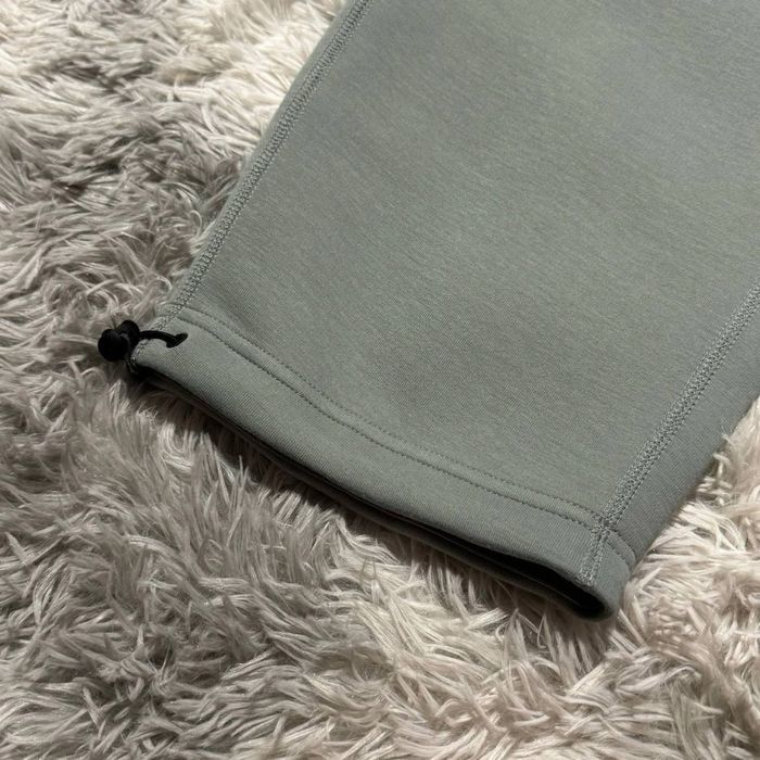 Спортивные штаны Nike Tech Fleece