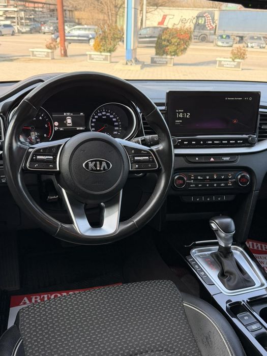 Продава Kia xceed