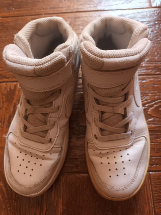 Vând adidas nike