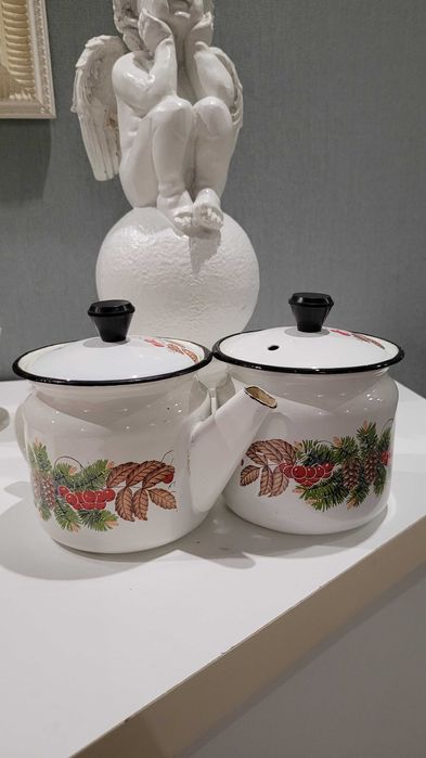 Продам сахарницу, чайник,салатник