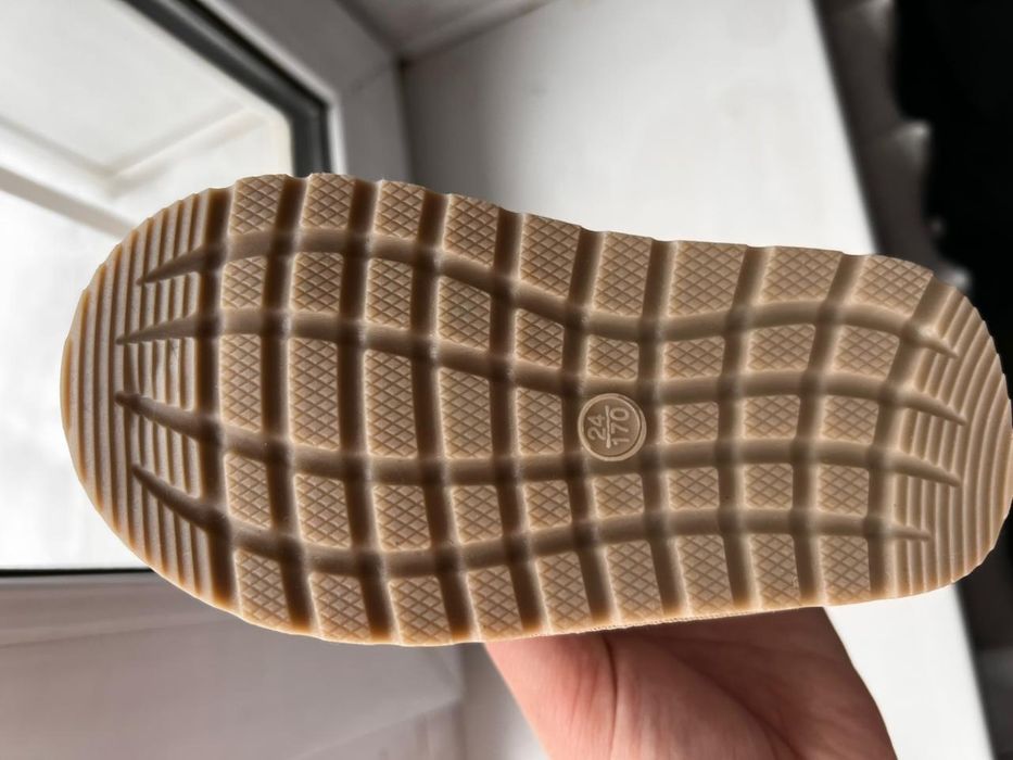 Ботинки детские размер 24