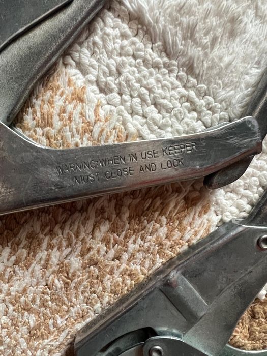 Страховочная  привязь  фирма