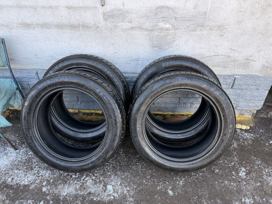 Прадаются всесезонные балоны 235/55/r19